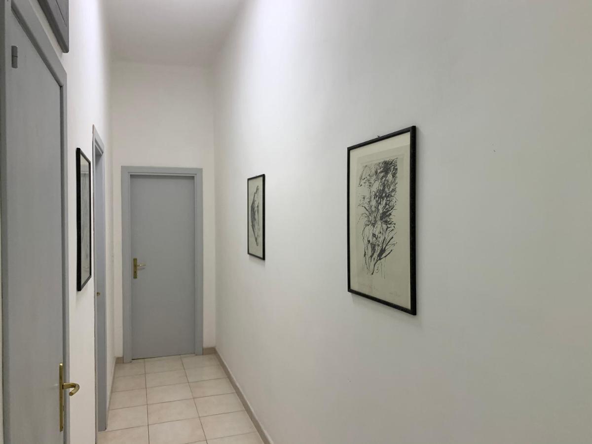 Apartment City Center Eighty-Five Bari Buitenkant foto