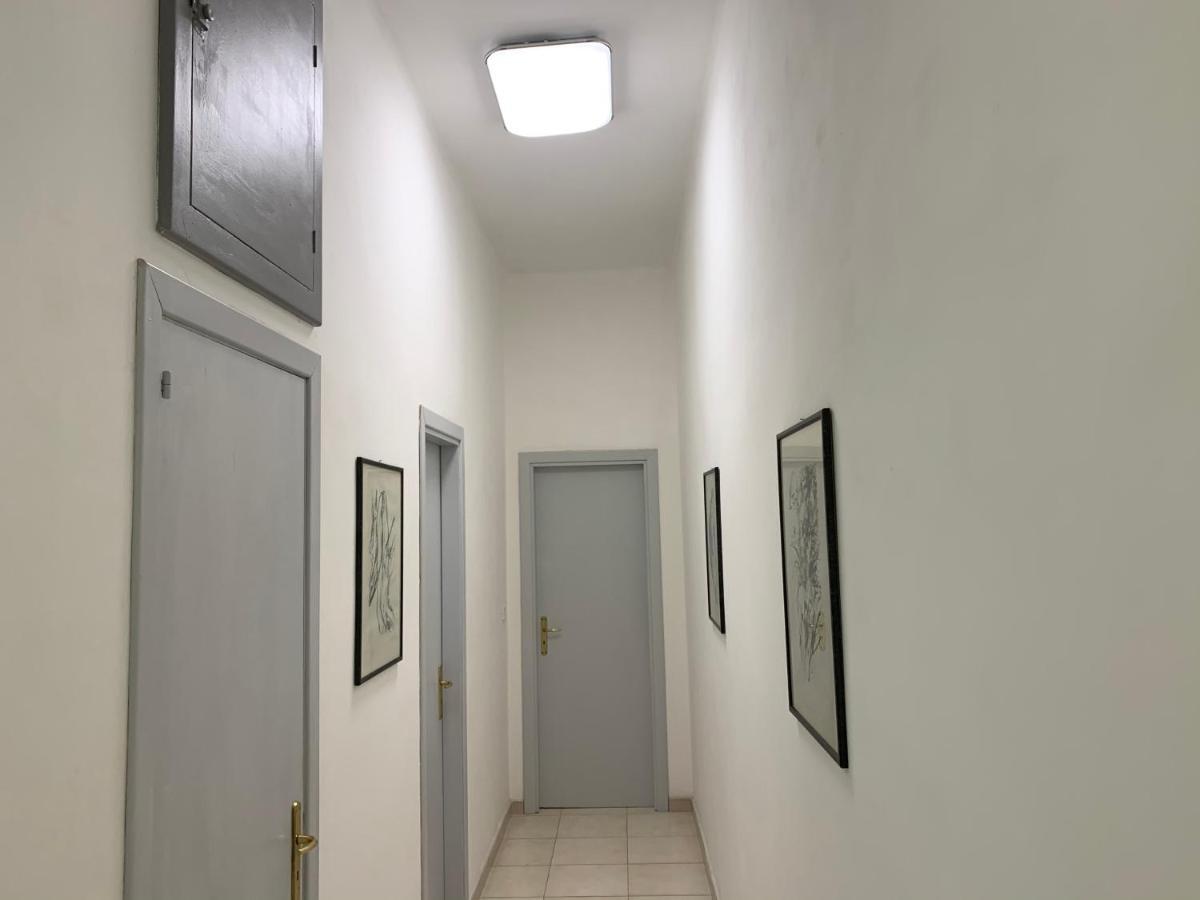 Apartment City Center Eighty-Five Bari Buitenkant foto