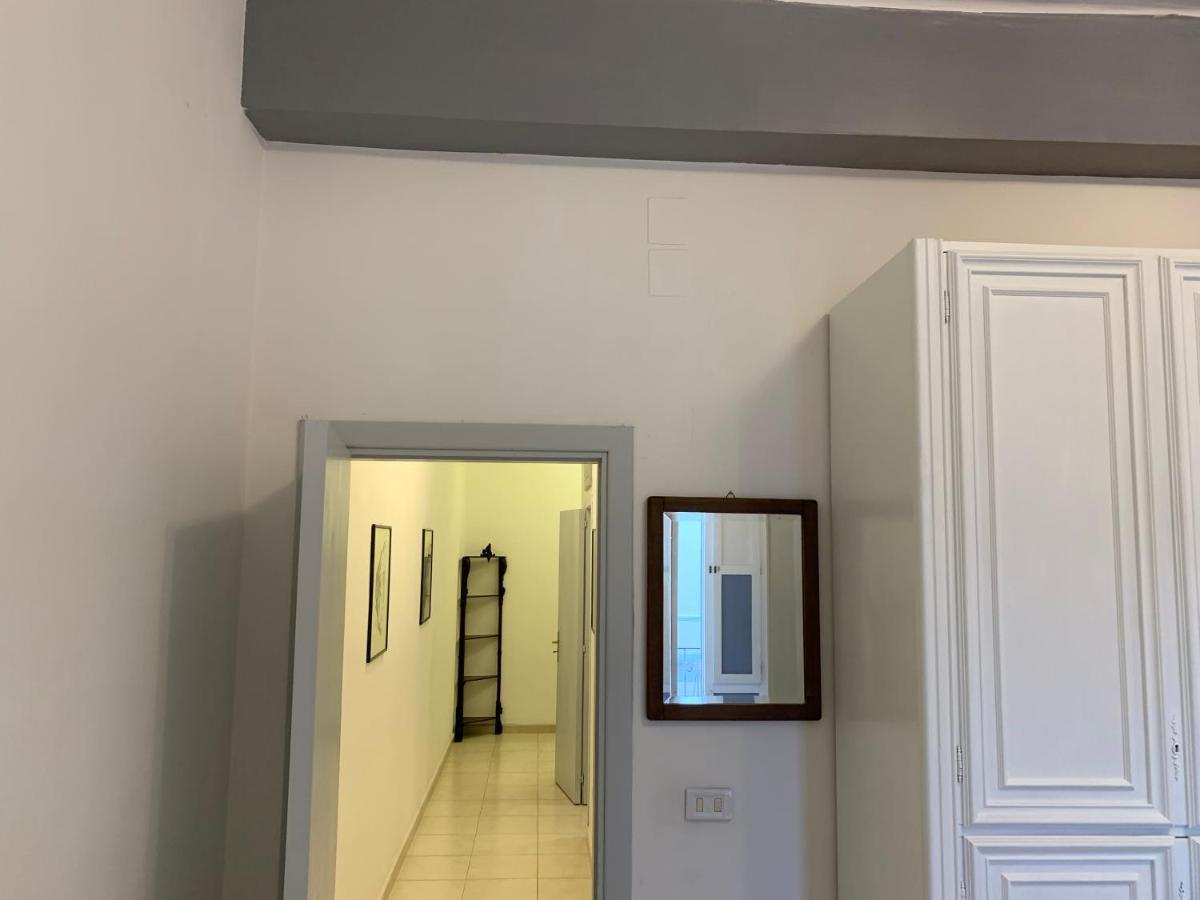 Apartment City Center Eighty-Five Bari Buitenkant foto
