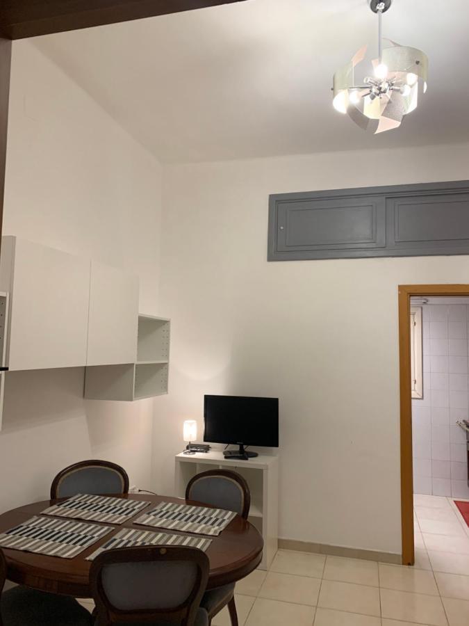 Apartment City Center Eighty-Five Bari Buitenkant foto