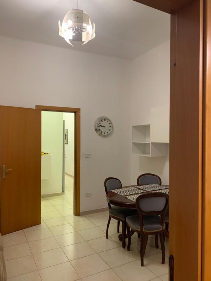 Apartment City Center Eighty-Five Bari Buitenkant foto