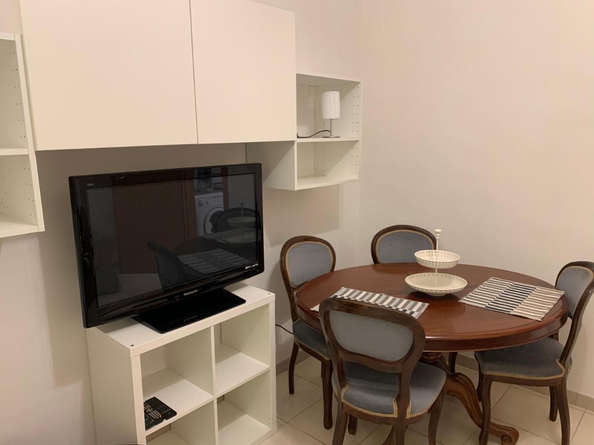 Apartment City Center Eighty-Five Bari Buitenkant foto
